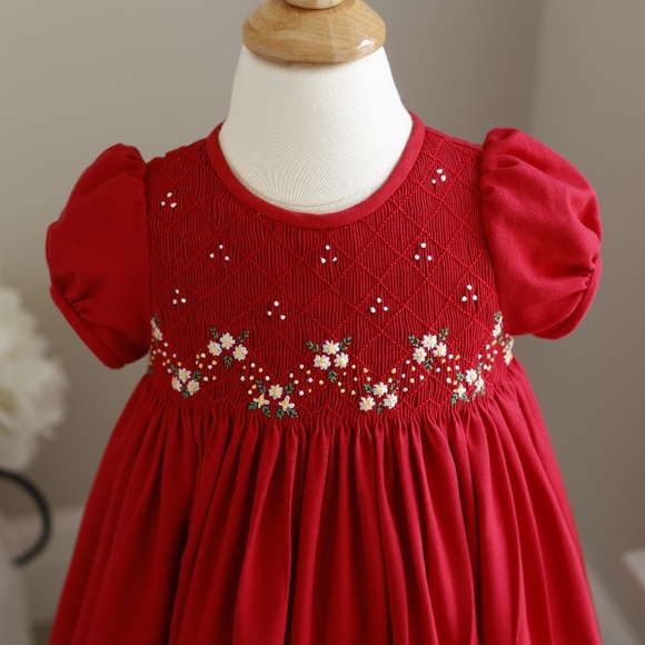 Girls Red Smocked Dress Size 2T Embroidery Luli & Me Short Sleeve - Picture 2 of 5